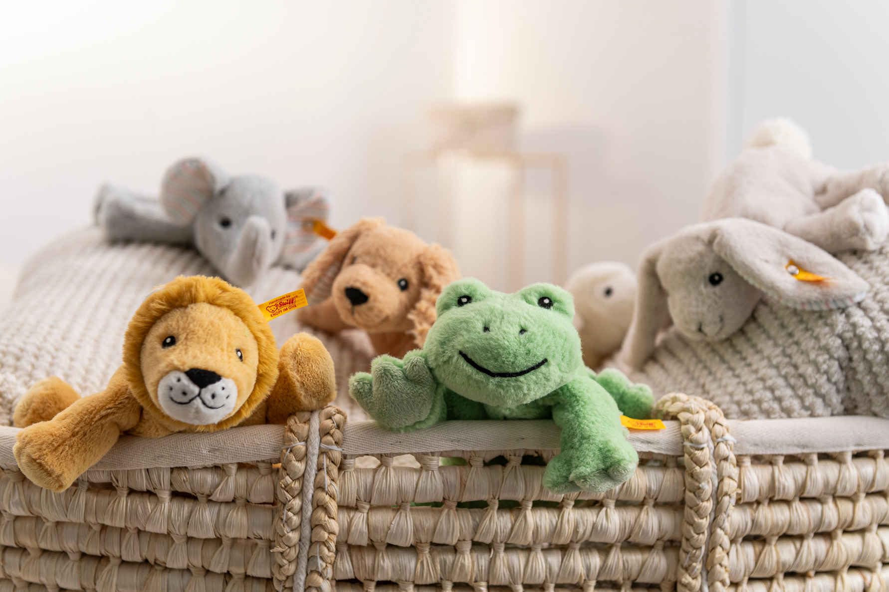 Steiff 242656 Floppy Trampili Elefant, 20cm, Gray Violet, Plüschtier liegend